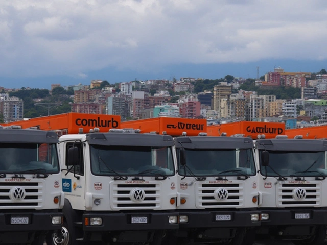 Comlurb reforça coleta no Rio com caminhões compactadores sustentáveis na Zona Norte